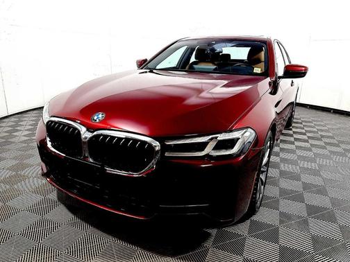Aventurin Red Metallic 2023 BMW 530 i xDrive