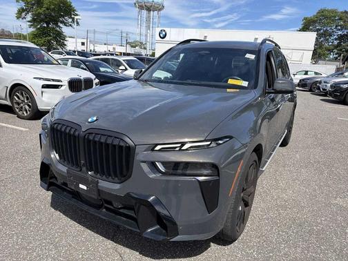 Gray Metallic 2024 BMW X7 xDrive40i