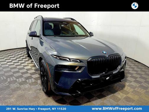 Gray Metallic 2024 BMW X7 xDrive40i