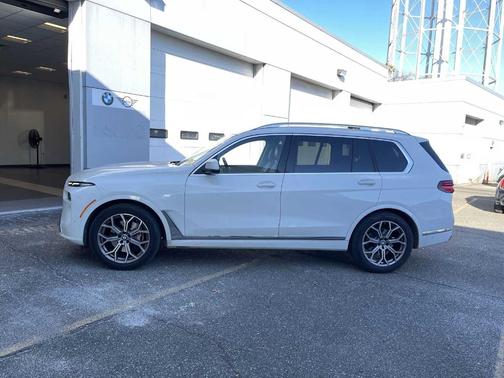 2024 BMW X7 xDrive40i