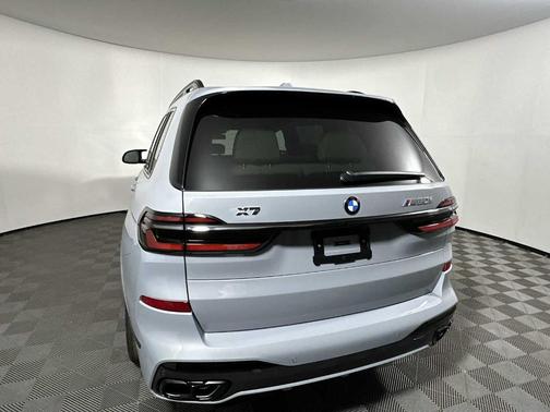 2026 BMW X7 M60i