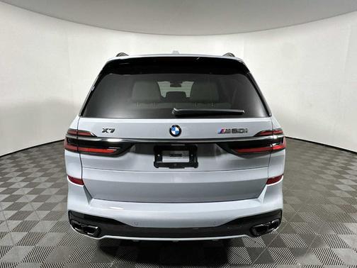 2026 BMW X7 M60i