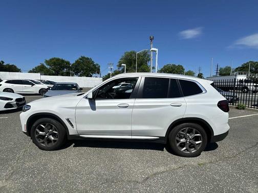 Mineral White Metallic 2024 BMW X3 xDrive30i