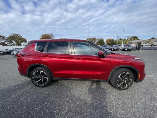 2022 Mitsubishi Outlander ES