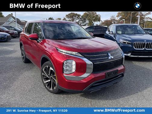 2022 Mitsubishi Outlander ES