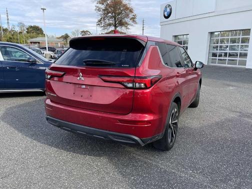 2022 Mitsubishi Outlander ES