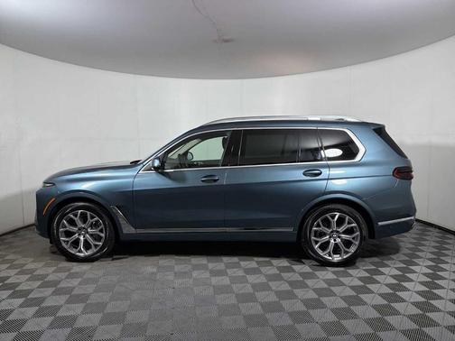 Blue Ridge Mountain Metallic 2026 BMW X7 xDrive40i