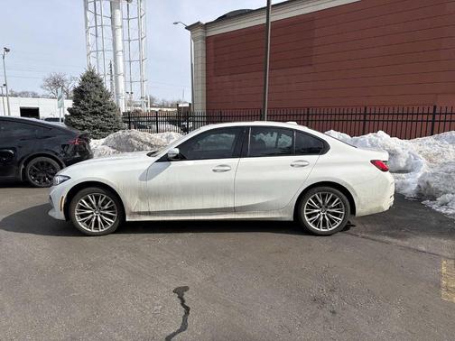 2023 BMW 330 i