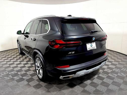 Black Sapphire Metallic 2024 BMW X5 xDrive40i