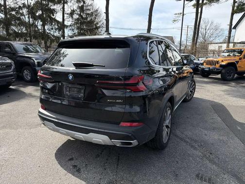 Black Sapphire Metallic 2024 BMW X5 xDrive40i