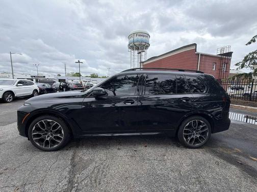 Black Sapphire Metallic 2023 BMW X7 xDrive40i