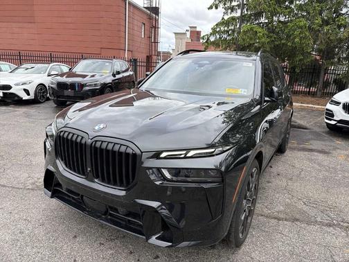 Black Sapphire Metallic 2023 BMW X7 xDrive40i