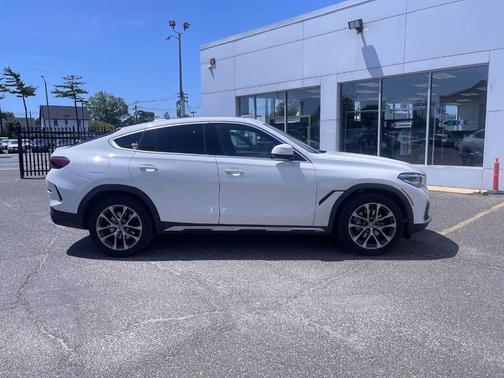 2023 BMW X6 xDrive40i
