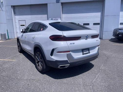2023 BMW X6 xDrive40i