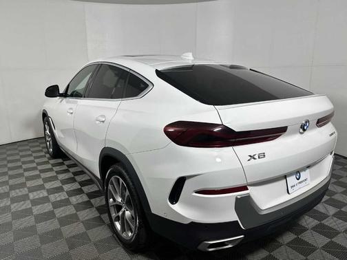 2023 BMW X6 xDrive40i