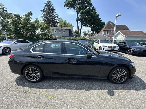 2023 BMW 330 i xDrive