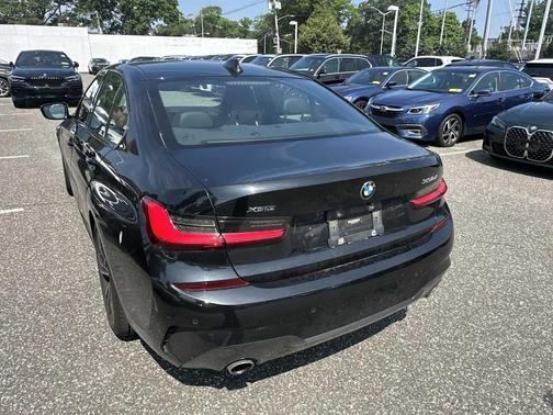 2019 BMW 330 i xDrive