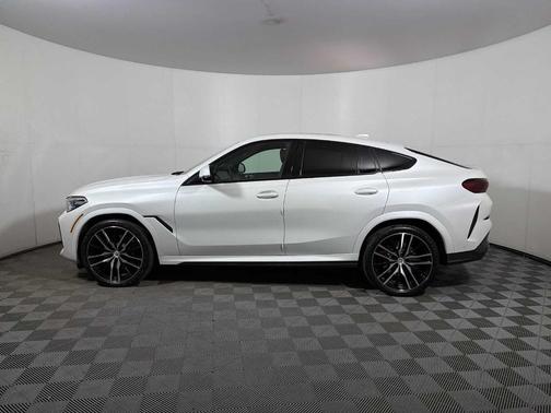 2023 BMW X6 M50i