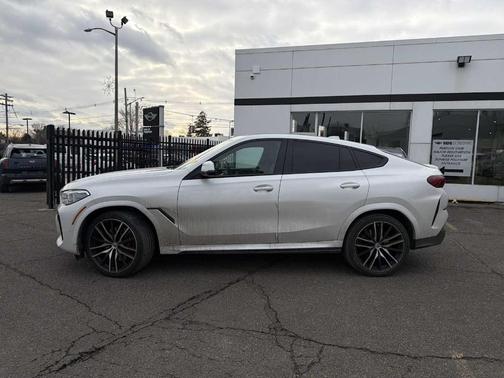 2023 BMW X6 M50i