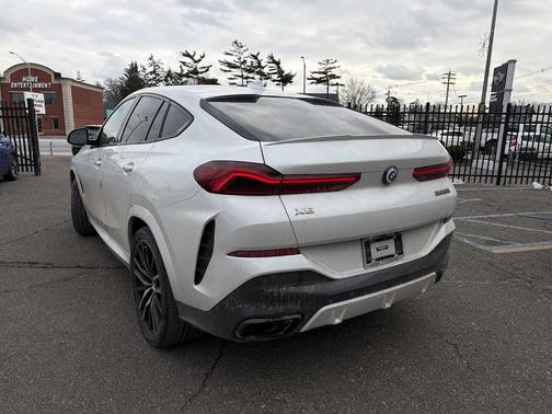 2023 BMW X6 M50i