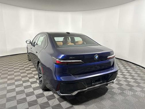 2026 BMW 740 i xDrive