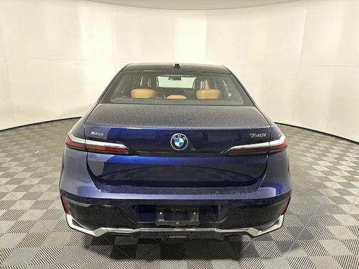 2026 BMW 740 i xDrive