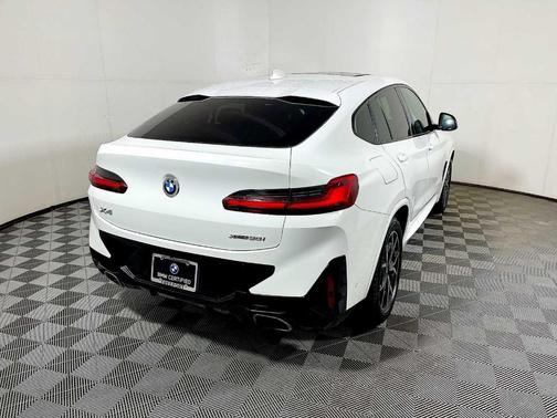 2023 BMW X4 xDrive30i