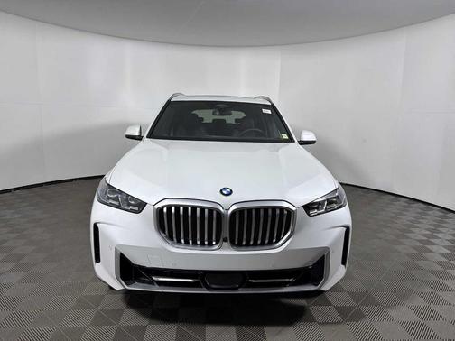 Mineral White Metallic 2026 BMW X5 xDrive40i