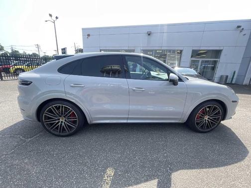 2022 Porsche Cayenne GTS