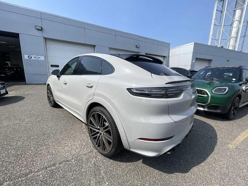 2022 Porsche Cayenne GTS