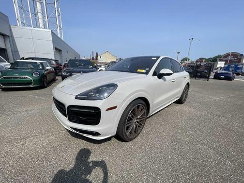 2022 Porsche Cayenne GTS