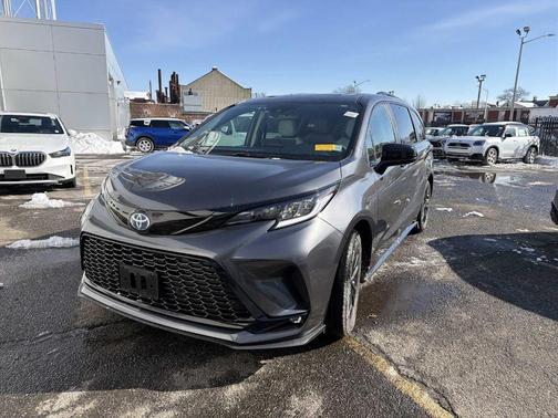 2025 Toyota Sienna XSE 7 Passenger