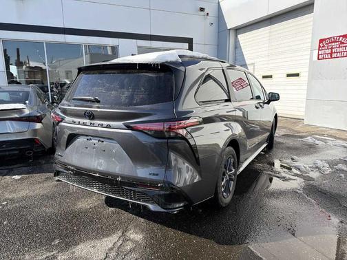 2025 Toyota Sienna XSE 7 Passenger