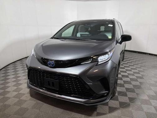 2025 Toyota Sienna XSE 7 Passenger