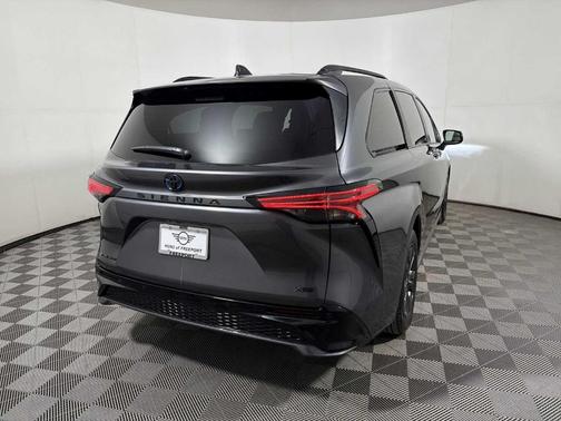 2025 Toyota Sienna XSE 7 Passenger