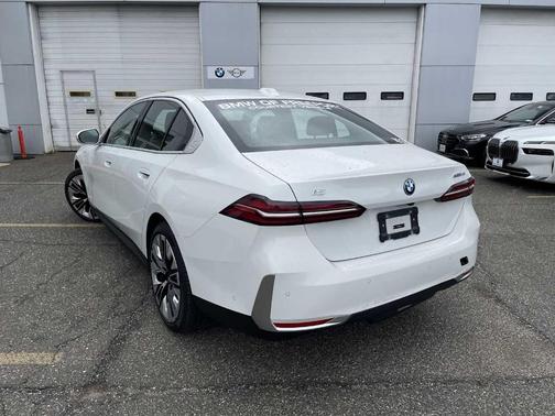 2024 BMW i5 eDrive40