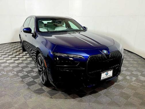 2025 BMW 760 760i xDrive