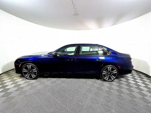 2025 BMW 760 760i xDrive