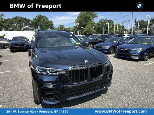2022 BMW X7 M50i