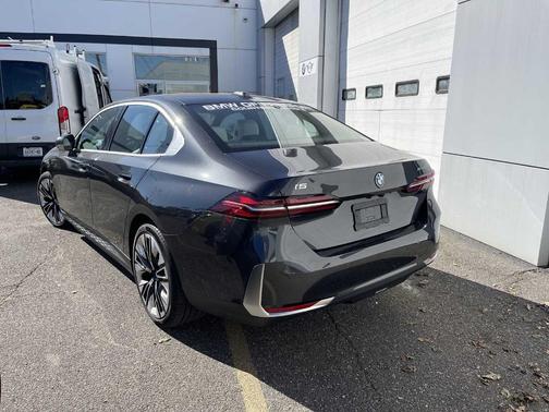 2025 BMW i5 xDrive40