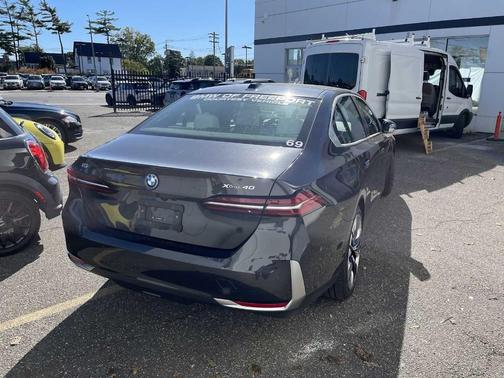 2025 BMW i5 xDrive40