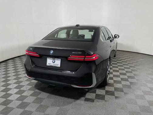 2025 BMW i5 xDrive40