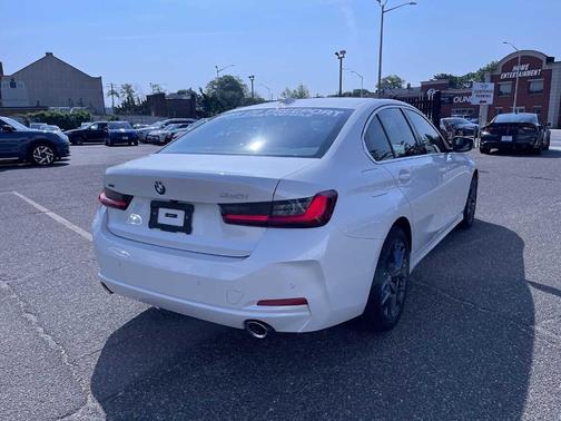 2025 BMW 330 i xDrive