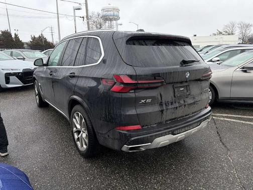 Black Sapphire Metallic 2024 BMW X5 xDrive40i