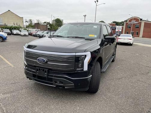 2022 Ford F-150 Lightning LARIAT
