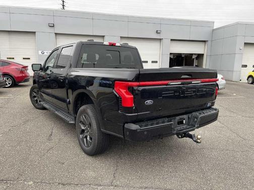 2022 Ford F-150 Lightning LARIAT