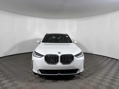 Mineral White Metallic 2026 BMW X3 30 xDrive