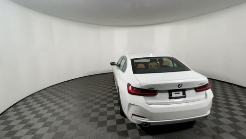 2025 BMW 330 i xDrive