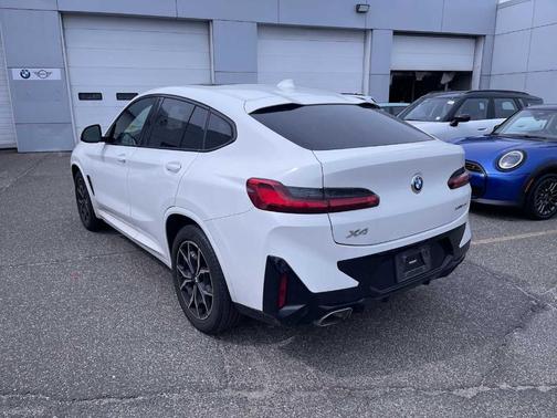 2022 BMW X4 xDrive30i