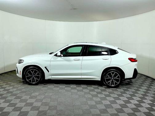 2022 BMW X4 xDrive30i